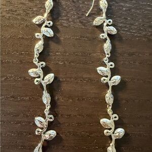 Chic Silver Vine Earrings